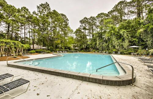 Niceville Apartment | Niceville Condo with Pool Access Less Than 8 Mi to Destin!