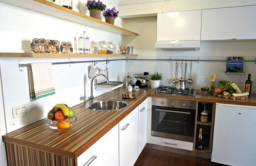 Vicopisano Apartment | Nido Bianco, Authentic Tuscany + garden + AC, village centre. Nr Pisa/Lucca