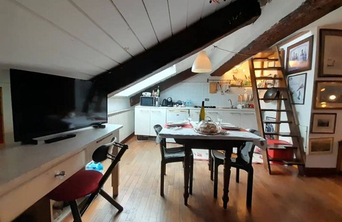 Historic Centre Apartment | Nido di Oreste, enchanting refuge where every corner is an invitation to relax