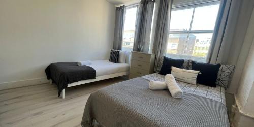 Barbican Apartment | Nifty 2 bedroom flat in Goswell Rd