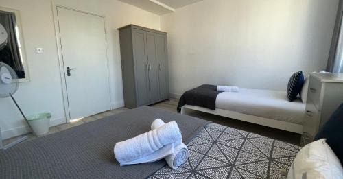 Barbican Apartment | Nifty 2 bedroom flat in Goswell Rd