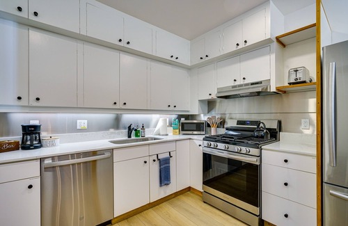 East Central Apartment | Nifty SLC Apt: 2 Mi to Downtown!