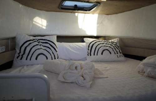 Puerto Calero Boat Rental | Night at sea Puerto Calero