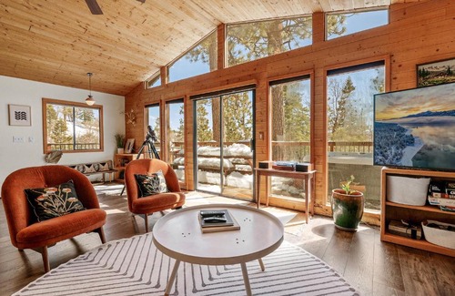 Fawnskin House | Nightcap Lodge- HOT TUB WITH BREATHTAKING MOUNTAIN VIEWS!