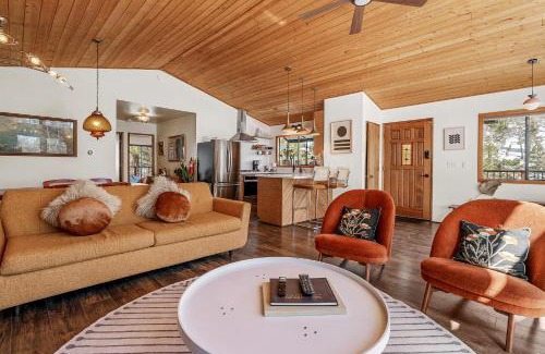 Fawnskin House | Nightcap Lodge- HOT TUB WITH BREATHTAKING MOUNTAIN VIEWS!