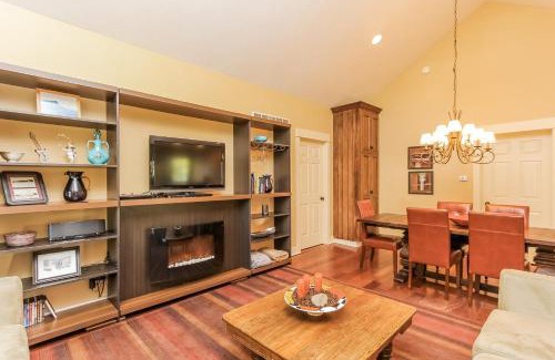 Saugatuck Apartment | Nightingale
