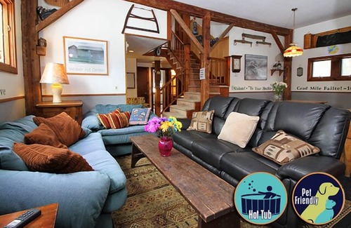 Plymouth House | Nine Bedroom, pet friendly Located between Okemo and Killington with a hot tub Chestnut Farm