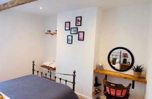 Holmfirth House | Nine Cooper Lane, Holmfirth