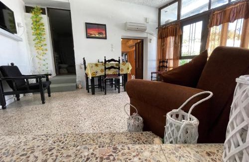 Megas Yialos-Nites House | Nionas Cheerful House