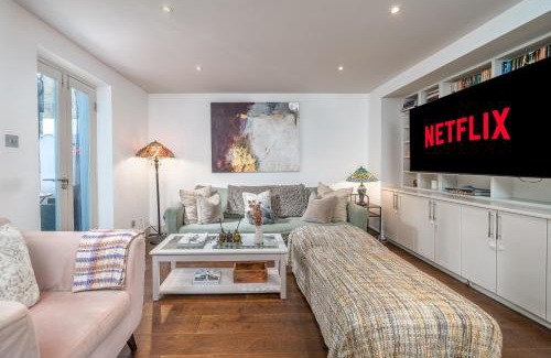 Redcliffe Apartment | Niru Experience Hidden Gem In Chelsea 2bd 2ba