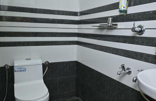 Aluva Hotel | Nirupama,Hotel Aluva 700 Mtr From Aluva Railway Station