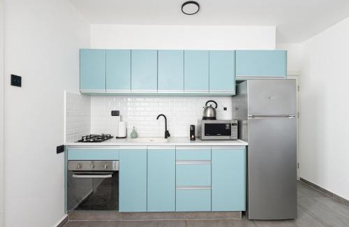 Beersheba Apartment | Nirvana 1BR Apt, Central Old Town, Private Balcony