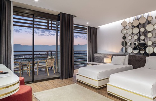 Lara Hotel | Nirvana Cosmopolitan