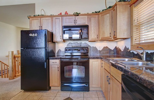 Estes Park Condo | Nisa Mountain 36 - 2 Br Condo with Lake and Mountain Views