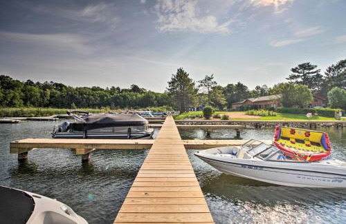 Lake Shore House | Nisswa Townhome with Boat Slip and Gull Lake Access!
