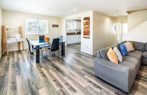 Boyle Heights Apartment | nModern Spacious 5 Bedrooms 3-Bathroom with AC Near Downtown LA with 2 Parking