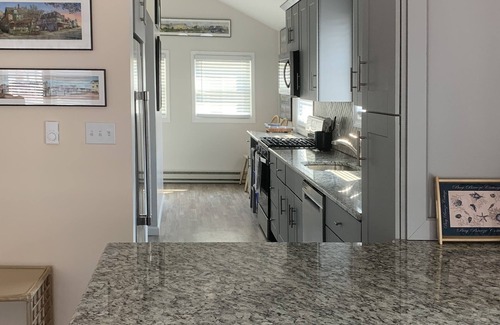 Villas House | nnDelightful DOG FRIENDY Vacation Home by the Bay for Couples and Families.