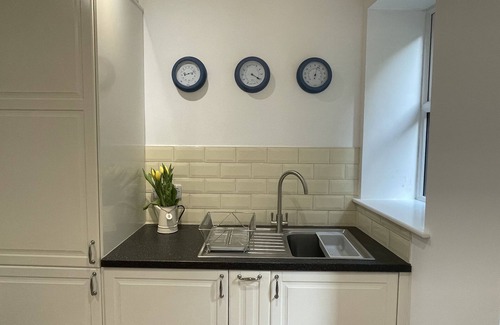 Mevagissey House | No.19 - Fabulous 2 Bed Cottage - Outstanding Harbour Views & Parking