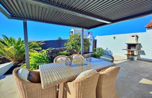 La Oliva Villa | No 2. Stunning 4-Bedroom Villa with Large Pool