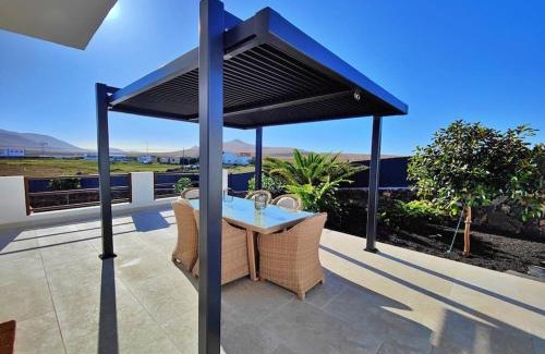 La Oliva Villa | No 2. Stunning 4-Bedroom Villa with Large Pool