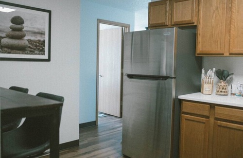 East Hillside Apartment | No. 202 Monthly Downtown Professional Loft