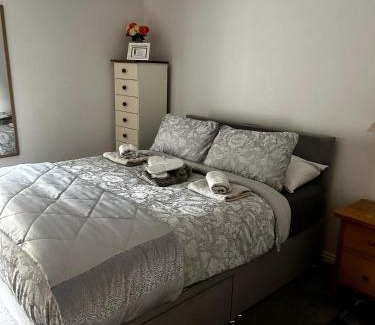 Marybank Apartment | No.3 On The Square