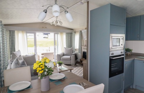 Newquay Cottage | NO. 4 FISTRAL, family friendly, with pool in Crantock