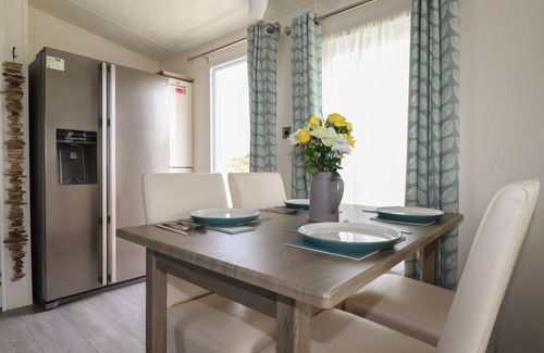 Newquay Cottage | NO. 4 FISTRAL, family friendly, with pool in Crantock