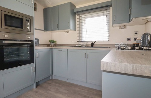 Newquay Cottage | NO. 4 FISTRAL, family friendly, with pool in Crantock