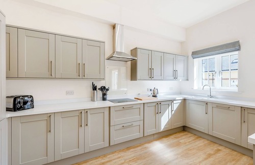 Felton Cottage | No 4 - Kempton Park - UK47939