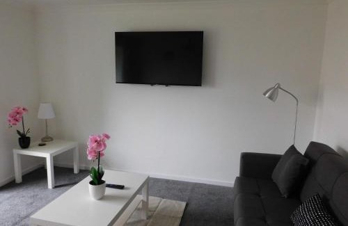 East Kilbride House | No 52 - Newly refurbished 3 bedroom home in East Kilbride