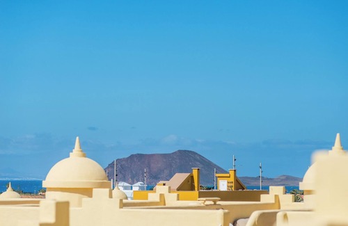 Corralejo Villa | No. 7 Casa Alto El Sultan private house rental with pool access