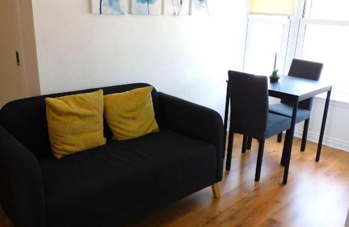 Lanark Apartment | No 7 - Modern 1 Bedroom Apartment in Lanark Town Centre