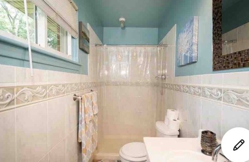 Farmington Hills House | No Cleaning Fee! 2-Bedroom Home with Library Room, 2 living spaces