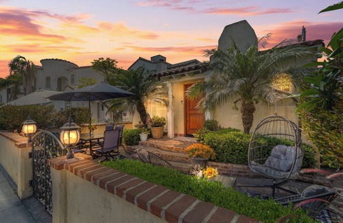 Belmont Shore House | No Cleaning Fee! Discounted Long Beach Stays w/Arcade - FirePit - Parking