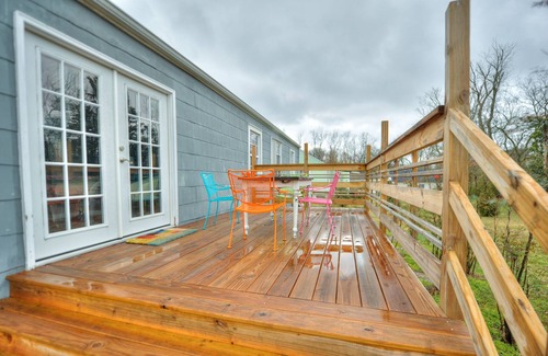 Murfreesboro House | NO CLEANING FEE! Midcentury Modern 2 bedroom-sleeps 6-King, Queen & Sofa Bed