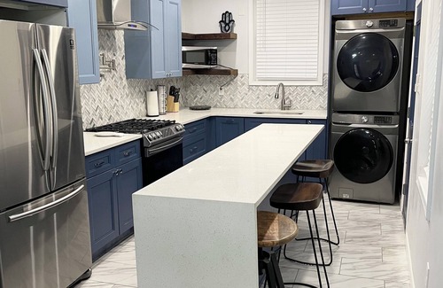 Girard Estates House | NO CLEANING FEE Newly renovated Home near Philly Sports Complex & Airport