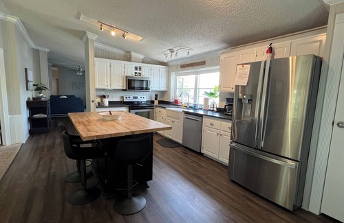 Cullman House | No DeadLines Lakehouse on Smith Lake