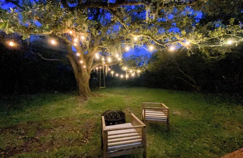 West Ashley House | No Fee Fiesta: NO CHORE LISTS-Pet Friendly, Close to Downtown + Beaches