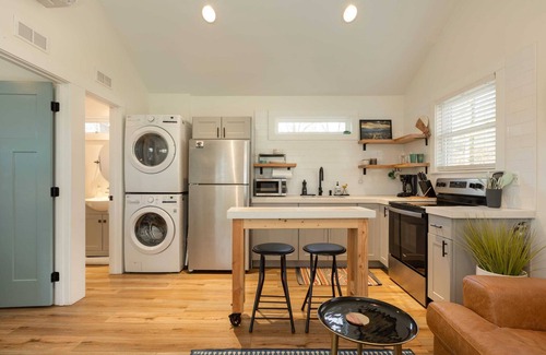 Fletcher Cottage | NO HELENE DAMAGE | Pet-Friendly POWER & WATER