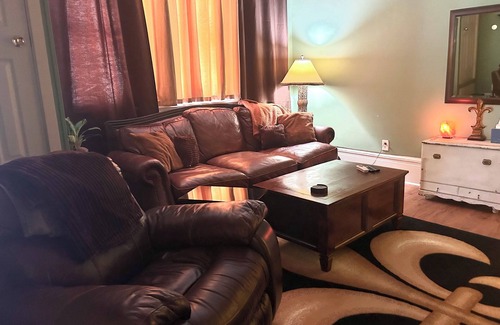 Saint Roch House | NO PET FEES Vivacious 2-BR pet friendly house near French Quarter and Superdome!