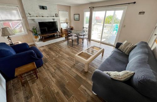 Emerald Isle Apartment | No Regrets Down