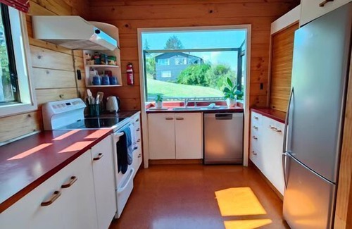 Acacia Bay House | *No Service Fee* Cozy Cabin - Panoramic Lake Views