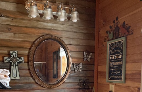 Smithville Cabin | No worries...at Little Eagle Creek Cabin