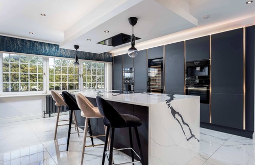 Ayr House | No22 Shalloch House - Donnini Apartments