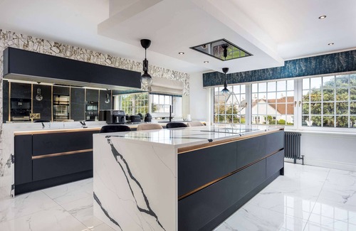 Ayr House | No22 Shalloch House - Donnini Apartments