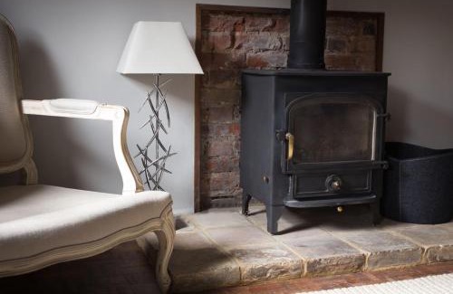 Brancaster Staithe House | No33 HILLVIEW LODGE BOUTIQUE COTTAGE