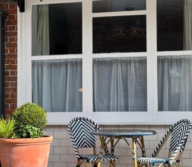 Pewsey Apartment | No48 - Luxe Edwardian Shop Conversion in Pewsey