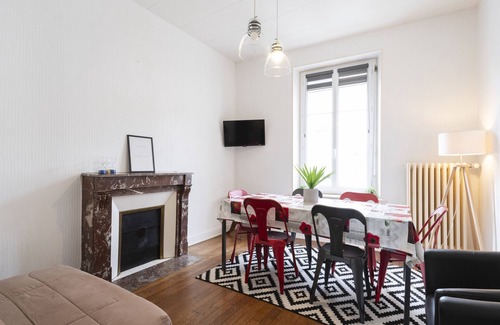 Vittel Apartment | Noa: 2-bedroom apartment in downtown Vittel (Balcony and free parking)