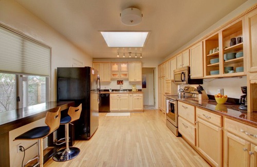 Nob Hill House | Nob Hill Home|Private Yards